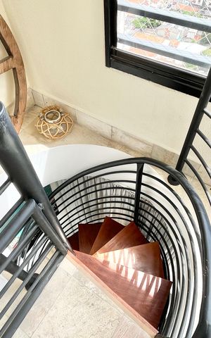 Apartamento à venda com 260m², 3 quartos e 4 vagasVaranda Escada para sala