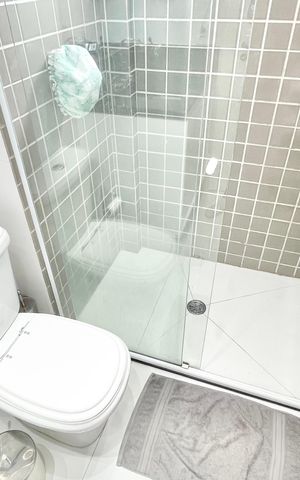 Apartamento à venda com 260m², 3 quartos e 4 vagasBanheiro da Suíte 2