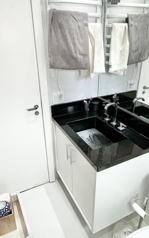 Apartamento à venda com 260m², 3 quartos e 4 vagasBanheiro da Suíte 2
