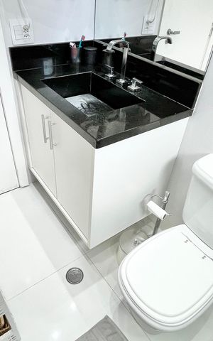 Apartamento à venda com 260m², 3 quartos e 4 vagasBanheiro da Suíte 2