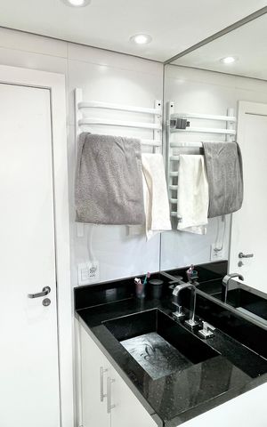 Apartamento à venda com 260m², 3 quartos e 4 vagasBanheiro da Suíte 2
