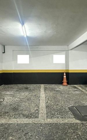 Apartamento à venda com 170m², 4 quartos e 3 vagas Apartamento à venda com 170m², 4 quartos e 3 vagasVagas de garagem