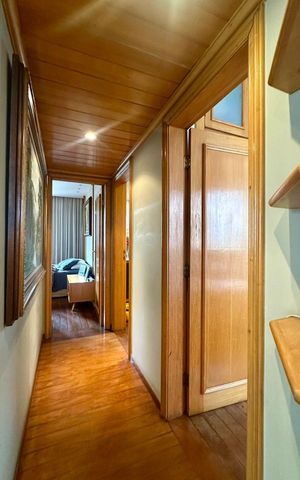 Apartamento à venda com 170m², 4 quartos e 3 vagas Apartamento à venda com 170m², 4 quartos e 3 vagasCorredor