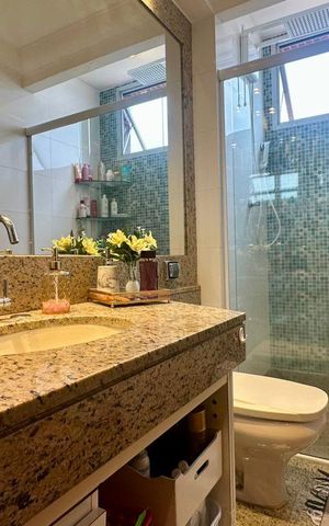 Apartamento à venda com 170m², 4 quartos e 3 vagas Apartamento à venda com 170m², 4 quartos e 3 vagasBanheiro