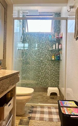 Apartamento à venda com 170m², 4 quartos e 3 vagas Apartamento à venda com 170m², 4 quartos e 3 vagasBanheiro