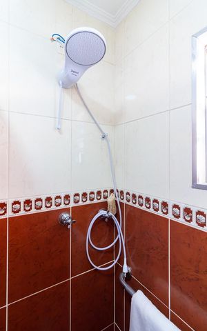 Casa à venda com 150m², 3 quartos e 2 vagasBanheiro 1