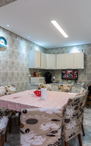 Casa à venda com 150m², 3 quartos e 2 vagasCozinha e Sala de Jantar