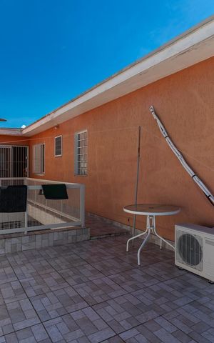 Casa à venda com 150m², 3 quartos e 2 vagasVaranda 