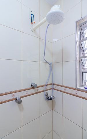 Casa à venda com 150m², 3 quartos e 2 vagasBanheiro 2