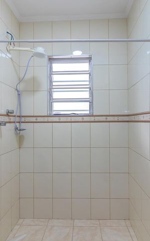 Casa à venda com 150m², 3 quartos e 2 vagasBanheiro 2