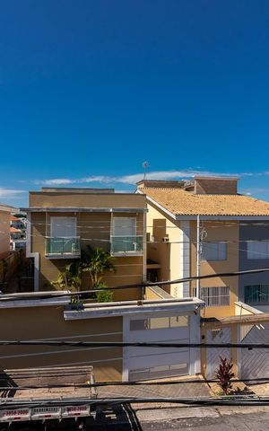 Casa à venda com 150m², 3 quartos e 2 vagasVaranda - Vista