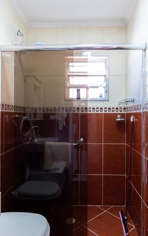 Casa à venda com 150m², 3 quartos e 2 vagasBanheiro 1