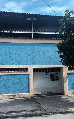 Casa à venda com 112m², 2 quartos e 1 vaga Casa à venda com 112m², 2 quartos e 1 vagaFachada