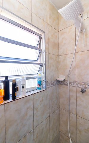 Casa à venda com 420m², 2 quartos e 5 vagasBanheiro 1