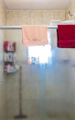 Casa à venda com 420m², 2 quartos e 5 vagasBanheiro 1