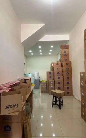 Casa à venda com 300m², 4 quartos e 4 vagas Casa à venda com 300m², 4 quartos e 4 vagasGaragem/Sala comercial