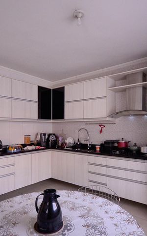 Casa à venda com 300m², 4 quartos e 4 vagas Casa à venda com 300m², 4 quartos e 4 vagasCozinha