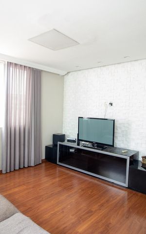 Casa à venda com 370m², 4 quartos e 4 vagas Casa à venda com 370m², 4 quartos e 4 vagasSala de Jantar