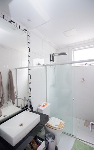 Casa à venda com 370m², 4 quartos e 4 vagas Casa à venda com 370m², 4 quartos e 4 vagasBanheiro da Suíte