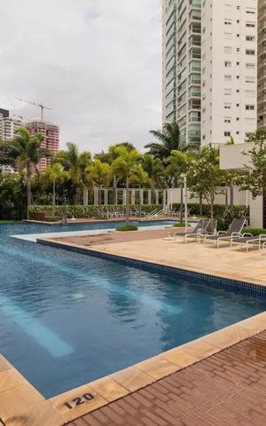 Apartamento à venda com 283m², 4 quartos e 3 vagas Apartamento à venda com 283m², 4 quartos e 3 vagasÁrea comum - Piscina