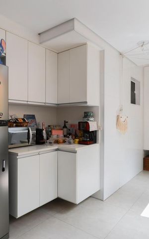 Apartamento à venda com 98m², 3 quartos e 2 vagas Apartamento à venda com 98m², 3 quartos e 2 vagasCozinha e área de serviço