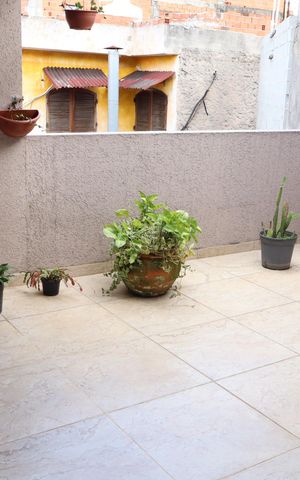Casa à venda com 172m², 3 quartos e 3 vagasVaranda quarto 1