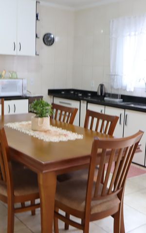 Casa à venda com 172m², 3 quartos e 3 vagasCozinha