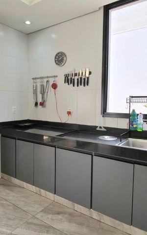 Casa de condomínio à venda com 204m², 4 quartos e 4 vagas