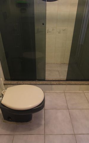 Casa à venda com 360m², 4 quartos e 2 vagasBanheiro da suíte 1