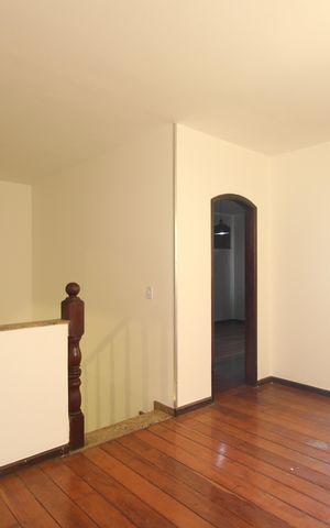 Casa à venda com 360m², 4 quartos e 2 vagasHall do segundo andar