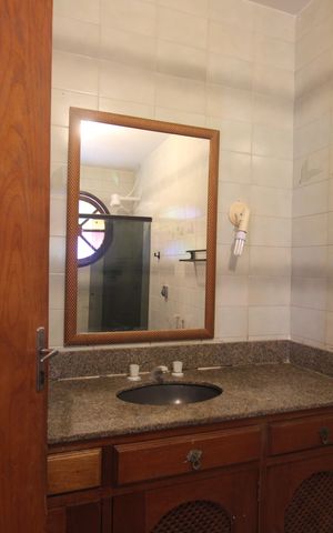 Casa à venda com 360m², 4 quartos e 2 vagasBanheiro da suíte 1