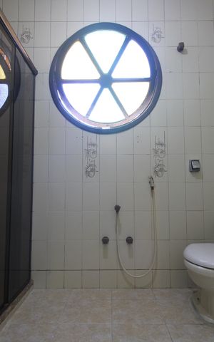 Casa à venda com 360m², 4 quartos e 2 vagasBanheiro da suíte 2