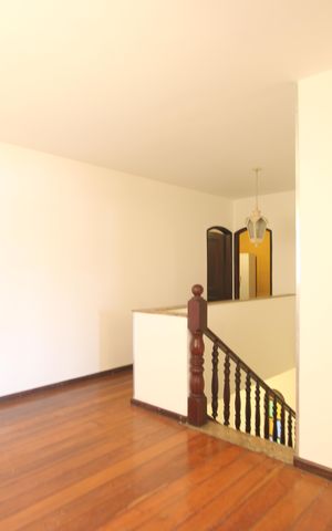 Casa à venda com 360m², 4 quartos e 2 vagasHall do segundo andar