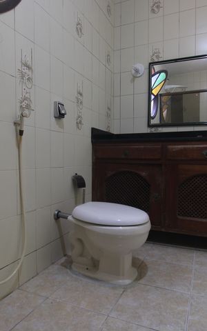 Casa à venda com 360m², 4 quartos e 2 vagasBanheiro da suíte 2