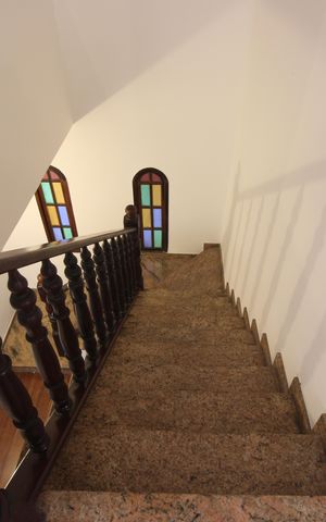 Casa à venda com 360m², 4 quartos e 2 vagasSala - Escada