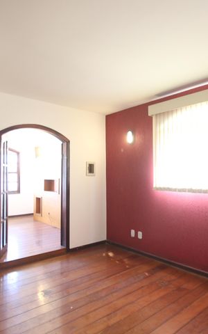 Casa à venda com 360m², 4 quartos e 2 vagasHall do segundo andar