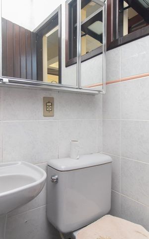 Casa à venda com 273m², 3 quartos e 4 vagas Casa à venda com 273m², 3 quartos e 4 vagasBanheiro Social 2