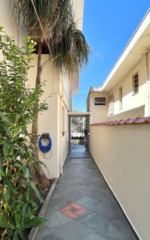 Casa à venda com 134m², 3 quartos e 3 vagas Casa à venda com 134m², 3 quartos e 3 vagasÁrea externa