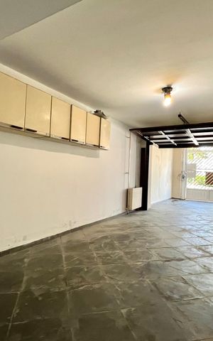 Casa à venda com 134m², 3 quartos e 3 vagas Casa à venda com 134m², 3 quartos e 3 vagasGaragem