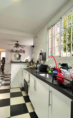 Casa à venda com 134m², 3 quartos e 3 vagas Casa à venda com 134m², 3 quartos e 3 vagasCozinha