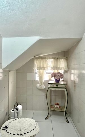 Casa à venda com 134m², 3 quartos e 3 vagas Casa à venda com 134m², 3 quartos e 3 vagasLavabo