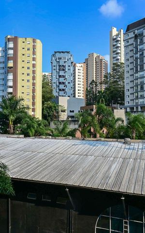 Apartamento à venda com 132m², 3 quartos e 2 vagasVista da Suíte 1