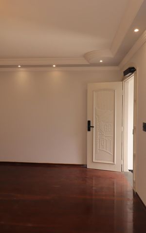 Casa à venda com 250m², 3 quartos e 3 vagasSala