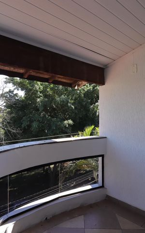 Casa à venda com 250m², 3 quartos e 3 vagasSacada da Área Livre