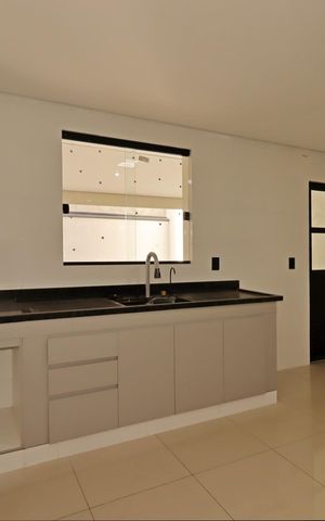 Casa à venda com 250m², 3 quartos e 3 vagasCozinha