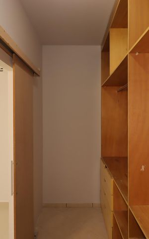 Casa à venda com 250m², 3 quartos e 3 vagasCloset da Suíte 1