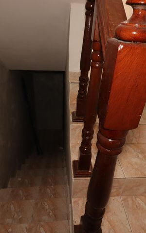 Casa à venda com 250m², 3 quartos e 3 vagasEscada para a Garagem