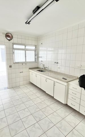 Casa à venda com 150m², 4 quartos e 3 vagas Casa à venda com 150m², 4 quartos e 3 vagasCozinha