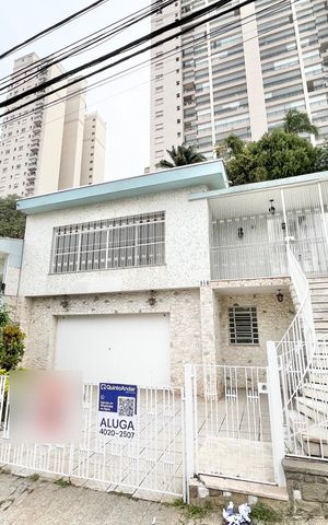 Casa à venda com 150m², 4 quartos e 3 vagas Casa à venda com 150m², 4 quartos e 3 vagasFachada/Placa