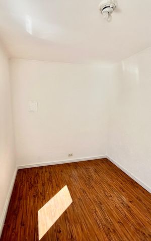 Casa à venda com 150m², 4 quartos e 3 vagas Casa à venda com 150m², 4 quartos e 3 vagasQuarto de Serviço